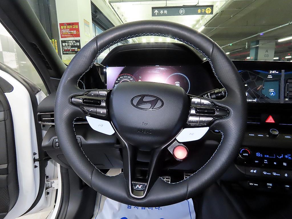 HYUNDAI Avante - Vista 8