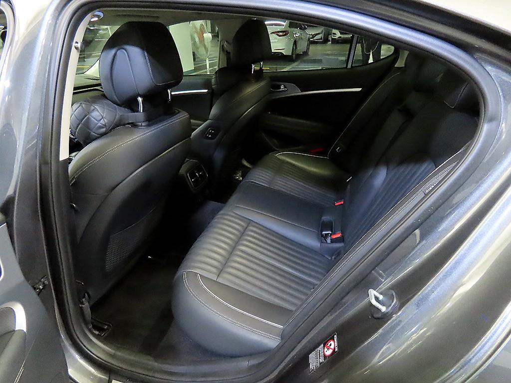 Genesis G70 - Vista 7