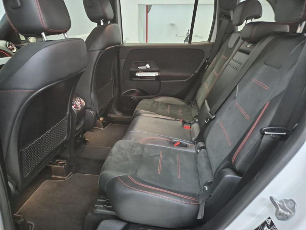 Mercedes Benz GLB Class - Vista 12