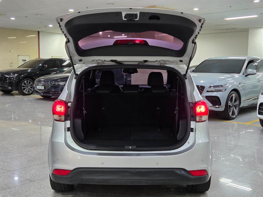 KIA Carens 2014 Plateado - Importación desde Corea - HF Imports Iquique - Foto 19