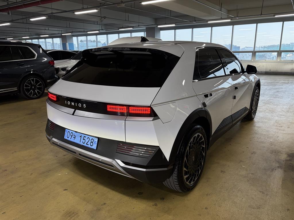 HYUNDAI Ioniq 5 - Vista 6