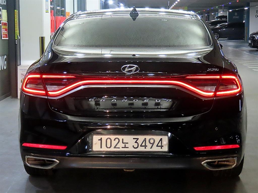 HYUNDAI Grandeur - Vista 5