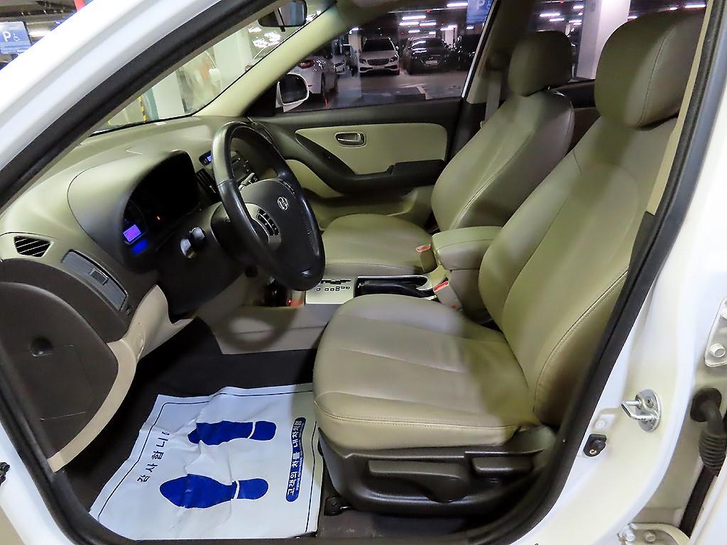 HYUNDAI Avante - Vista 6