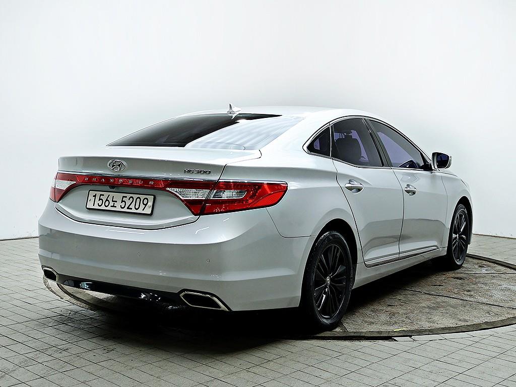 HYUNDAI Grandeur - Vista 7