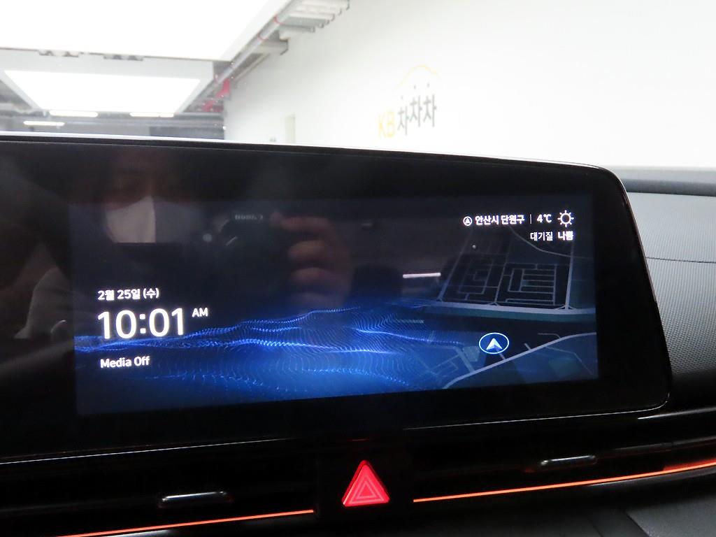 HYUNDAI Avante - Vista 9