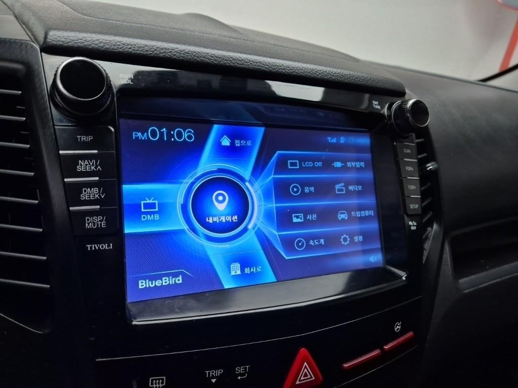 Ssangyong Tivoli - Vista 11