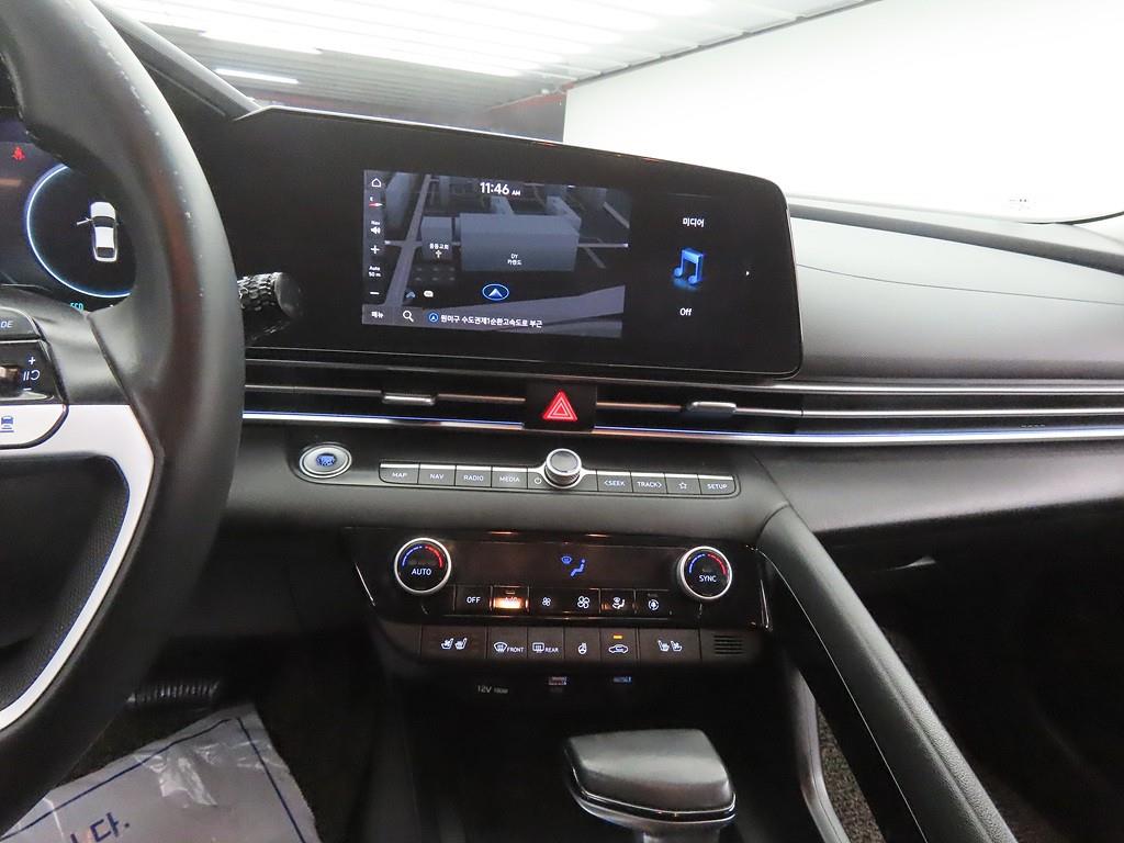 HYUNDAI Avante - Vista 9