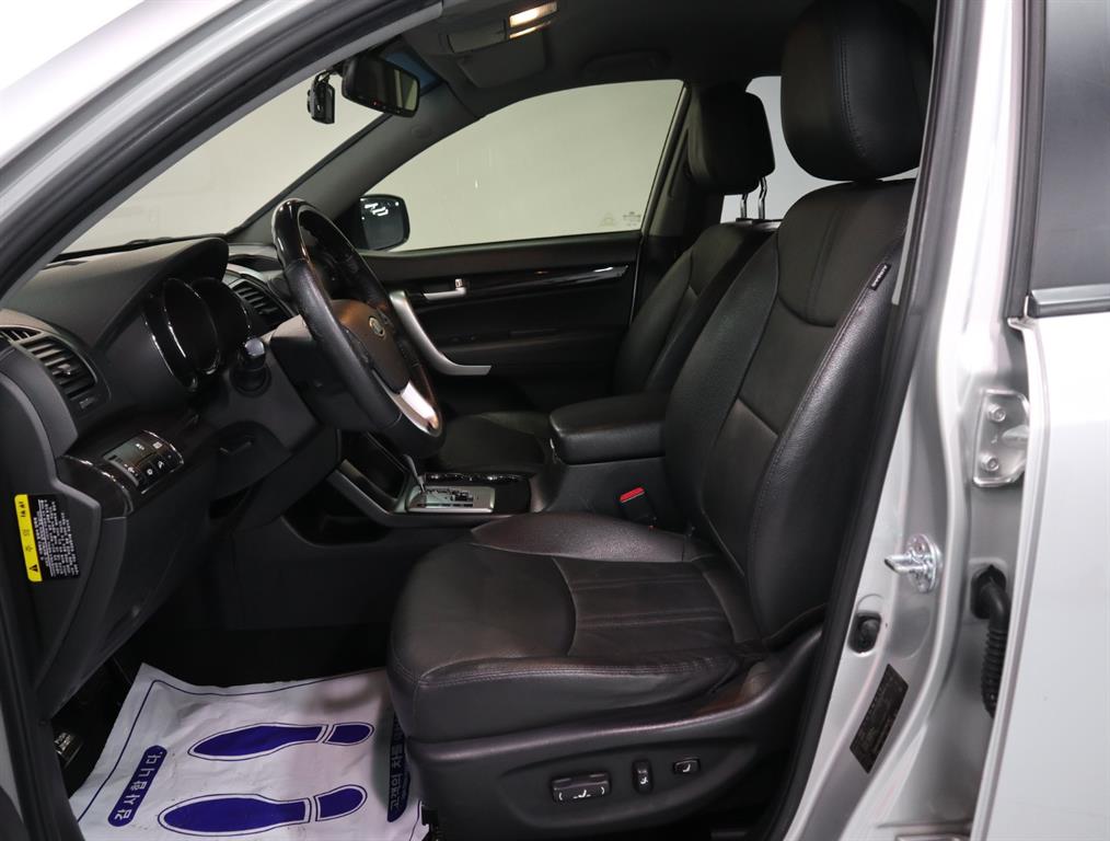 KIA Sorento - Vista 8