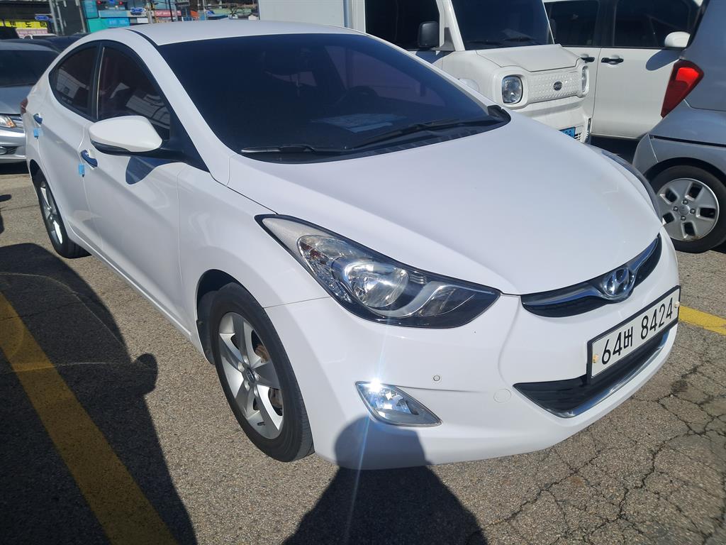 HYUNDAI Avante - Vista 2