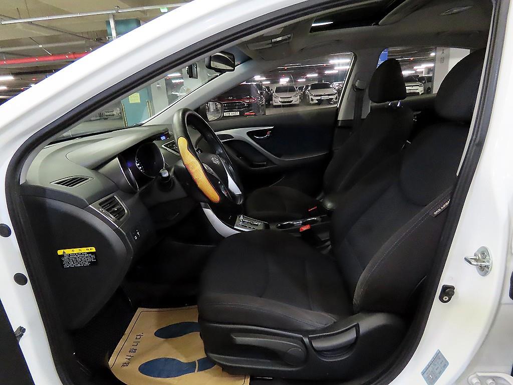 HYUNDAI Avante - Vista 6