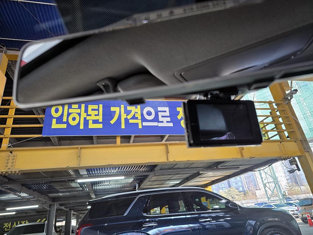 HYUNDAI Avante - Vista 9