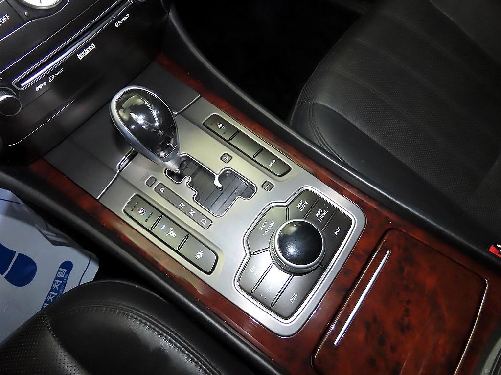 HYUNDAI Equus - Vista 12