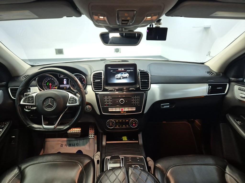 Mercedes Benz GLE Class - Vista 7