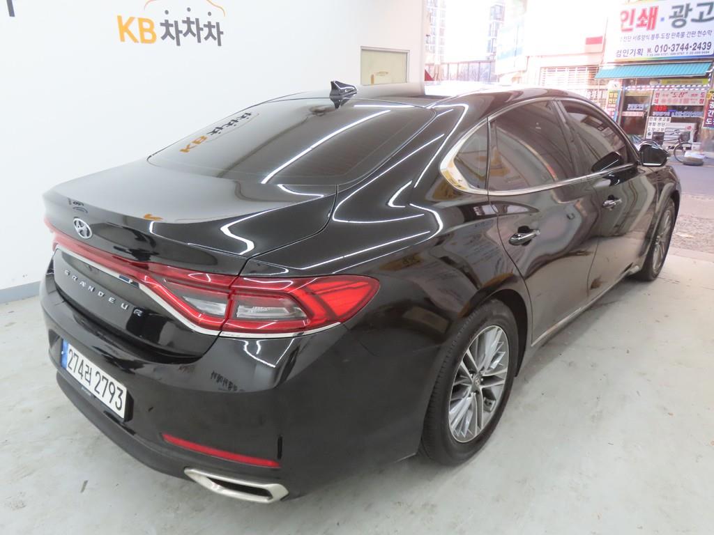 HYUNDAI Grandeur - Vista 3
