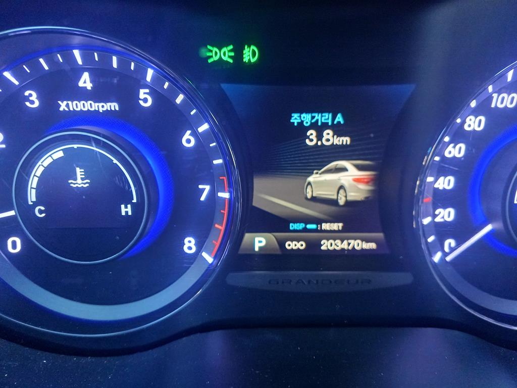 HYUNDAI Grandeur - Vista 9