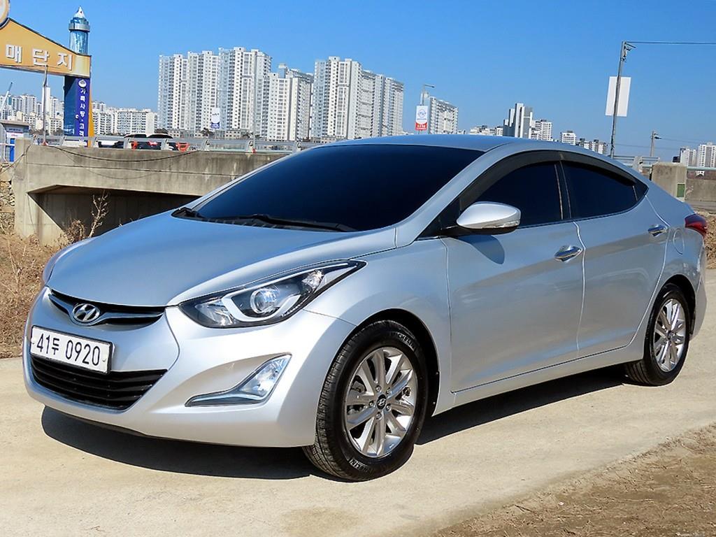 HYUNDAI Avante - Vista 2