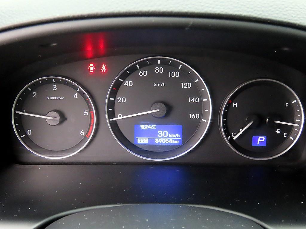 HYUNDAI Starex - Vista 9