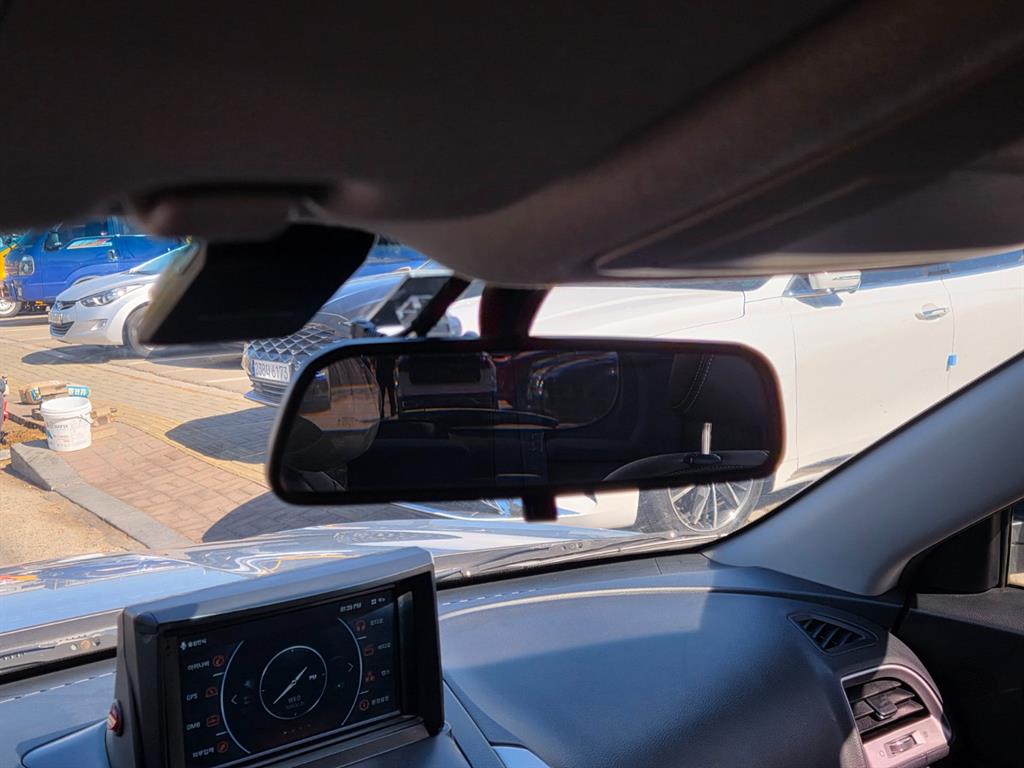 Ssangyong Tivoli 2015 Plateado - Importación desde Corea - HF Imports Iquique - Foto 14