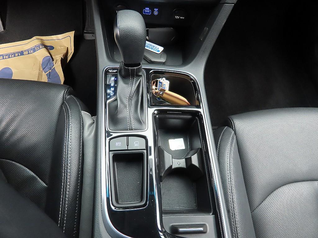 HYUNDAI Sonata - Vista 10