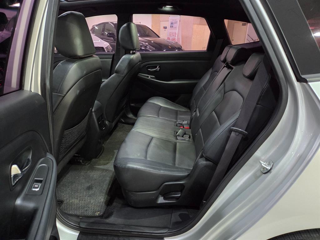 KIA Carens - Vista 7