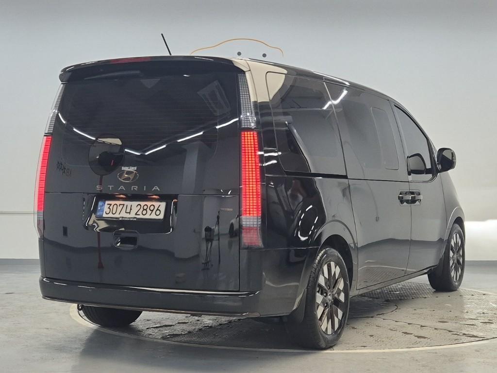 HYUNDAI Staria - Vista 4