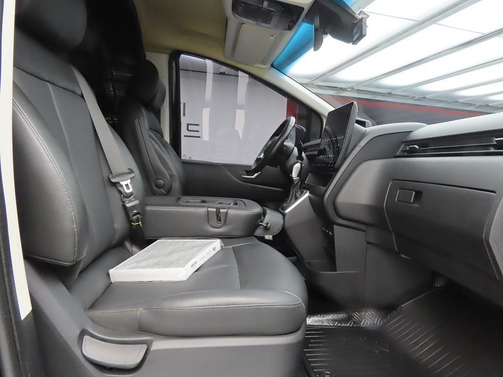 HYUNDAI Staria - Vista 6