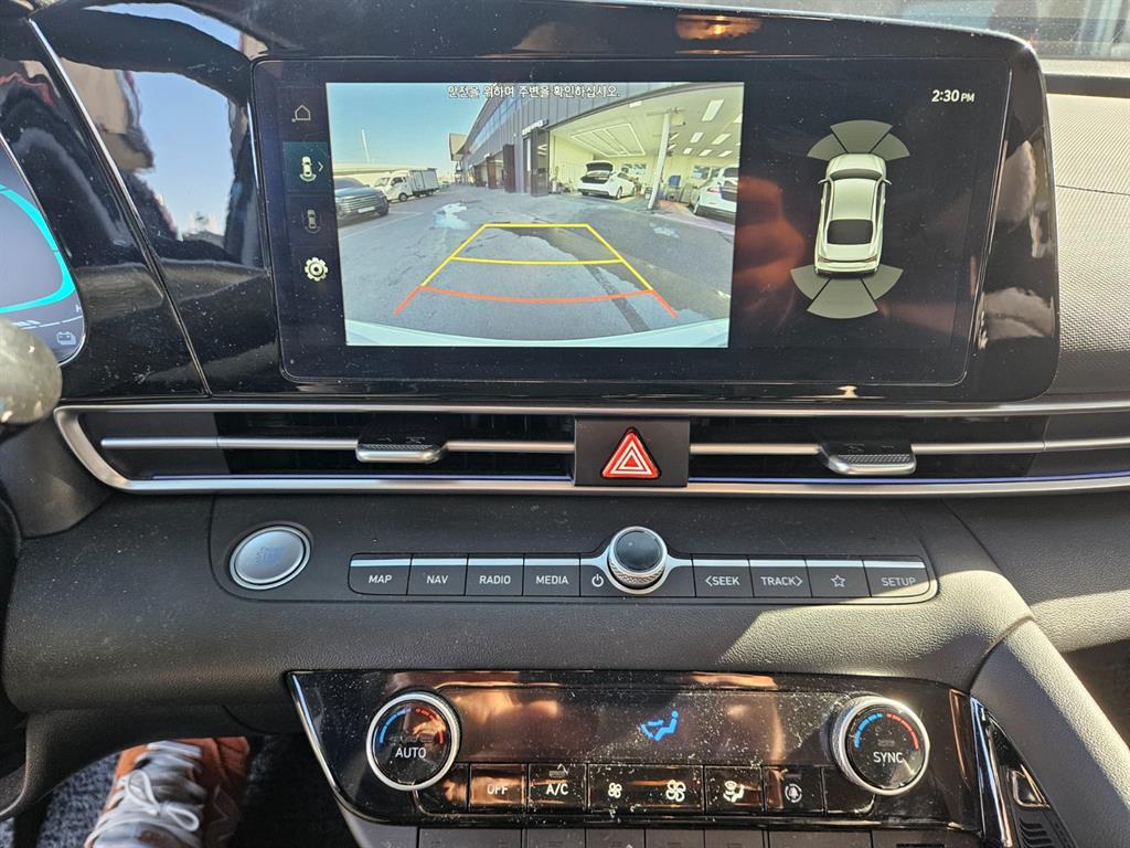 HYUNDAI Avante - Vista 10