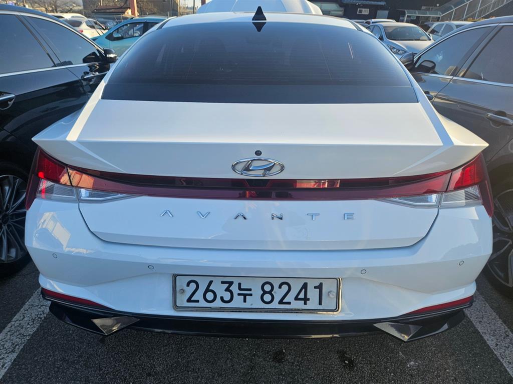 HYUNDAI Avante - Vista 4