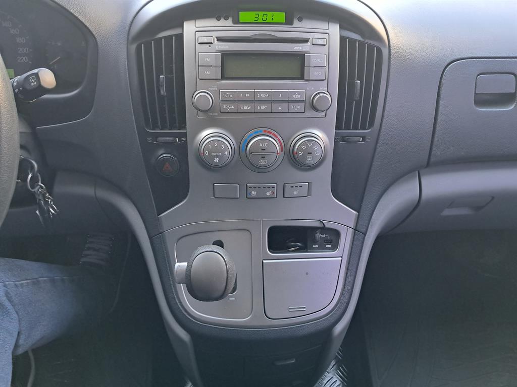 HYUNDAI Starex - Vista 10