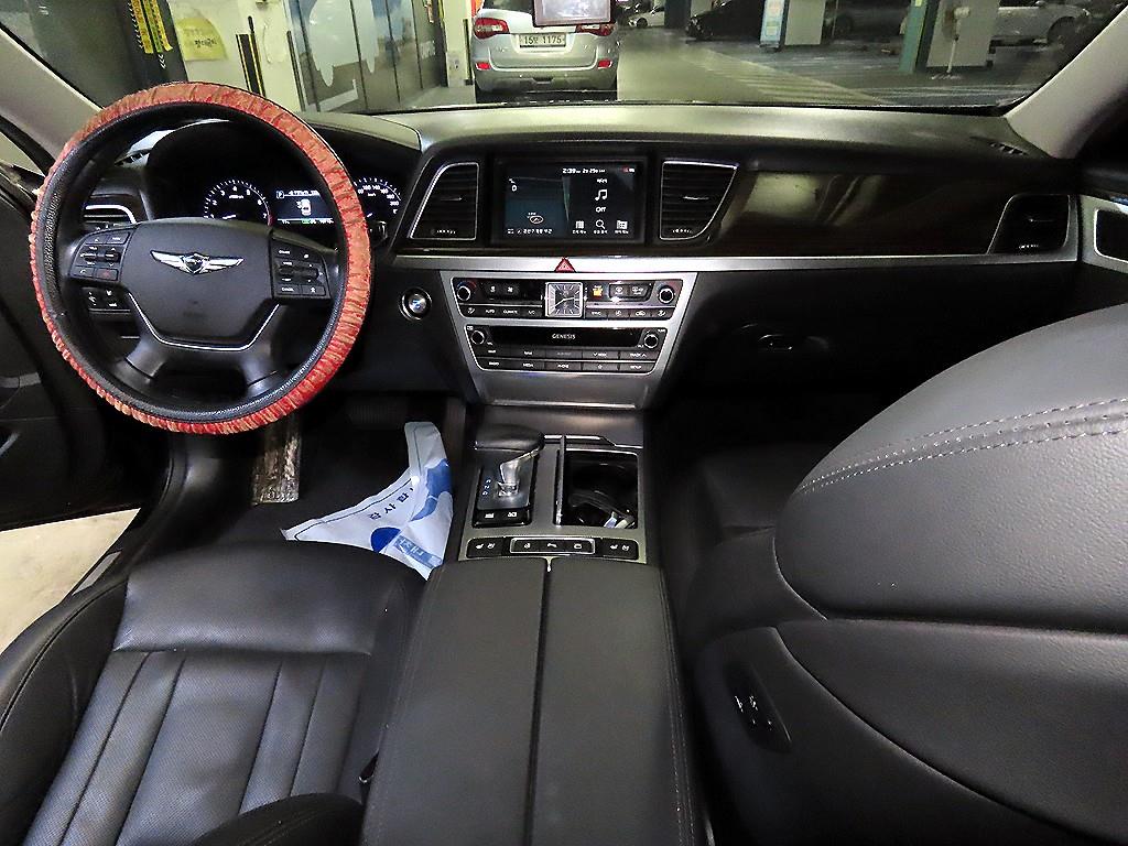 Genesis G80 - Vista 10