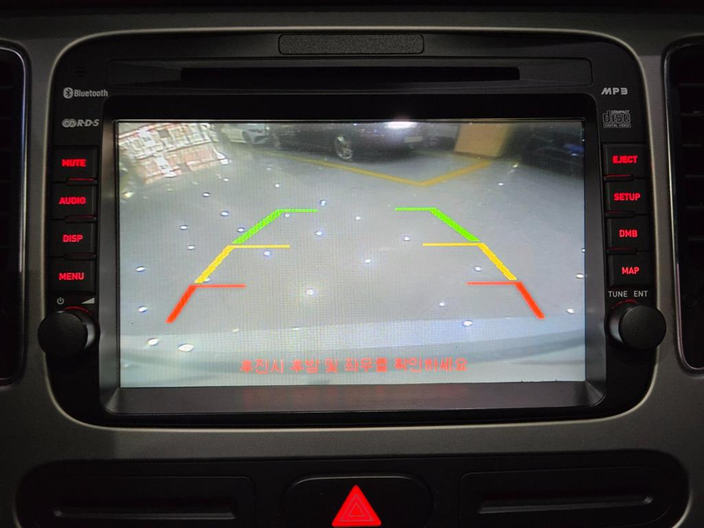 KIA Carens - Vista 12