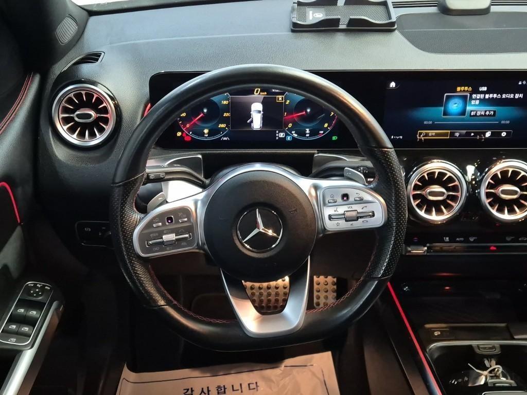 Mercedes Benz GLB Class - Vista 9