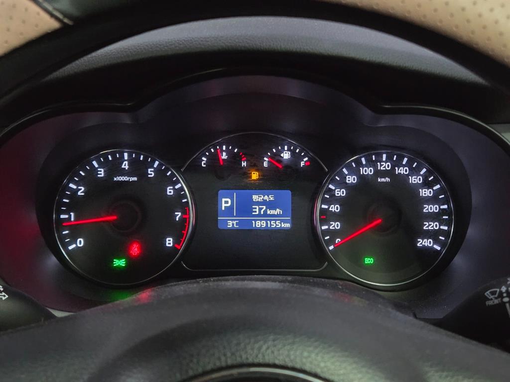 KIA Carens - Vista 10