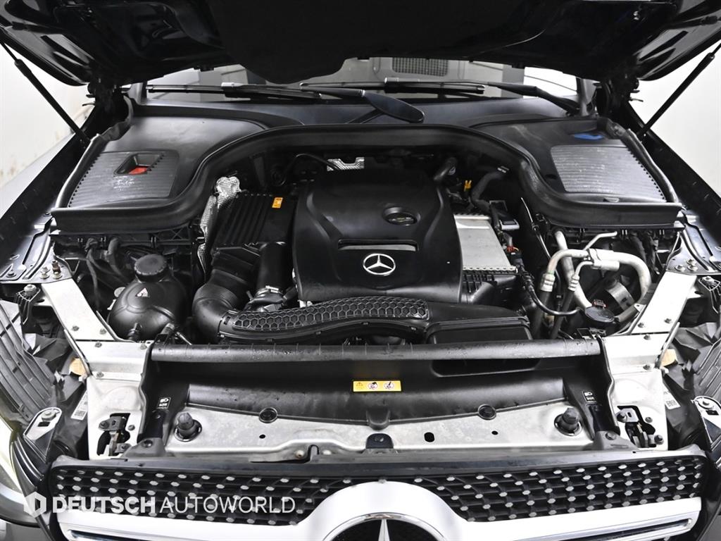 Mercedes Benz GLC Class - Vista 6