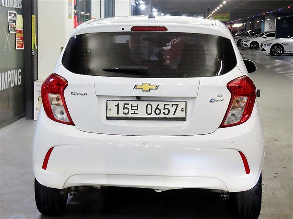 Chevrolet Spark - Vista 5