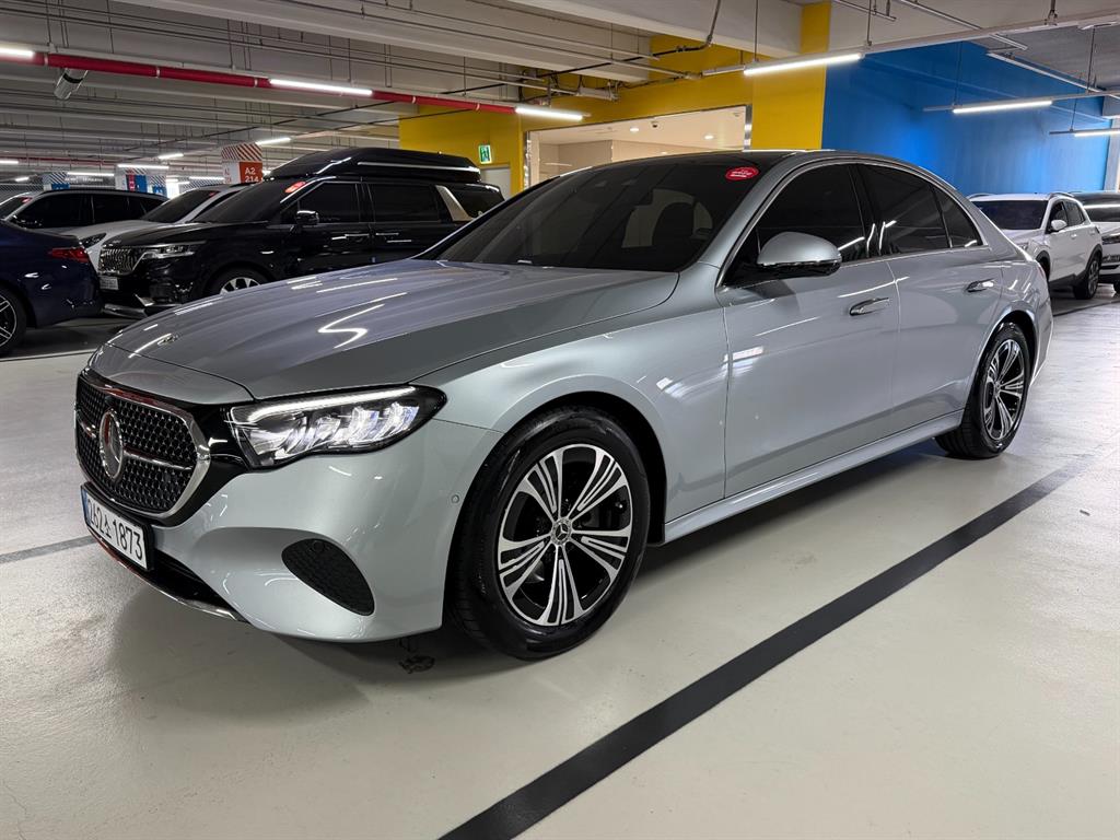 Mercedes Benz E class - Vista 3