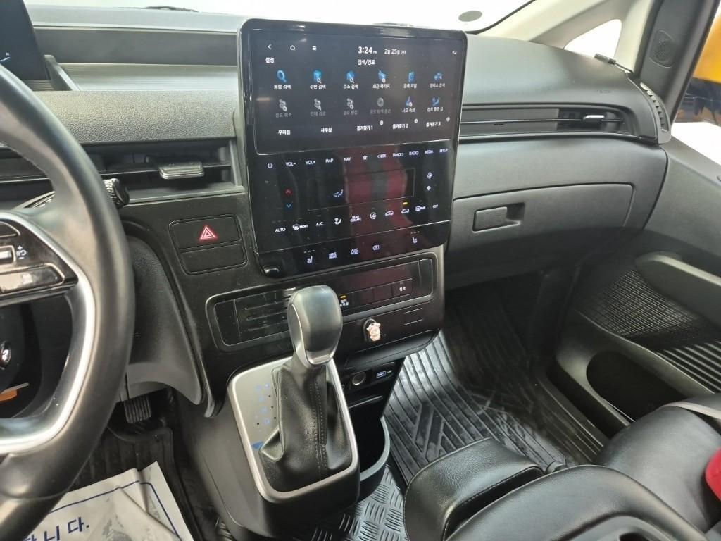 HYUNDAI Staria - Vista 6