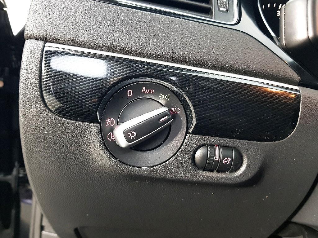 Volkswagen Jetta - Vista 11