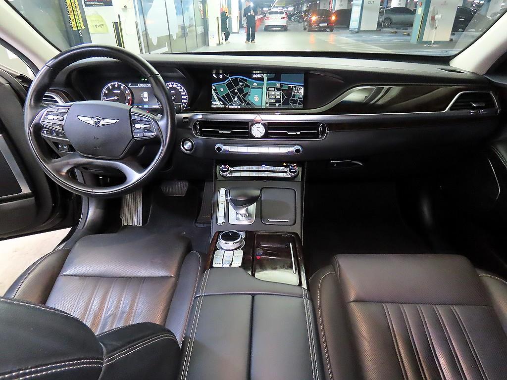 Genesis G90 - Vista 10