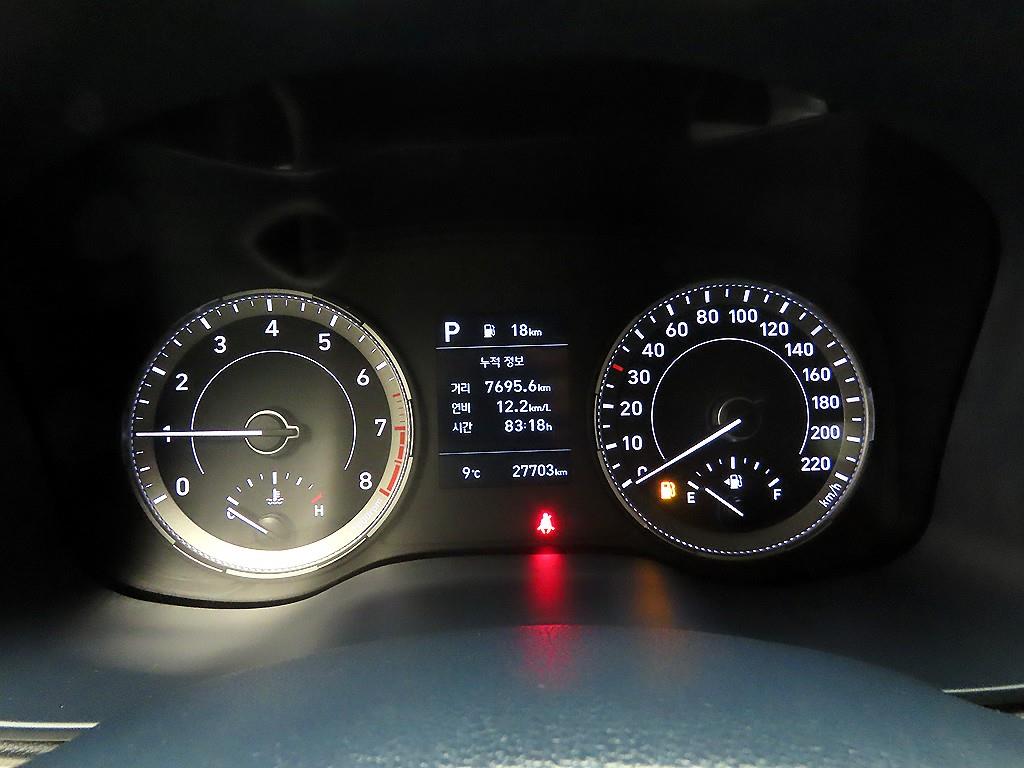 HYUNDAI Venue - Vista 6