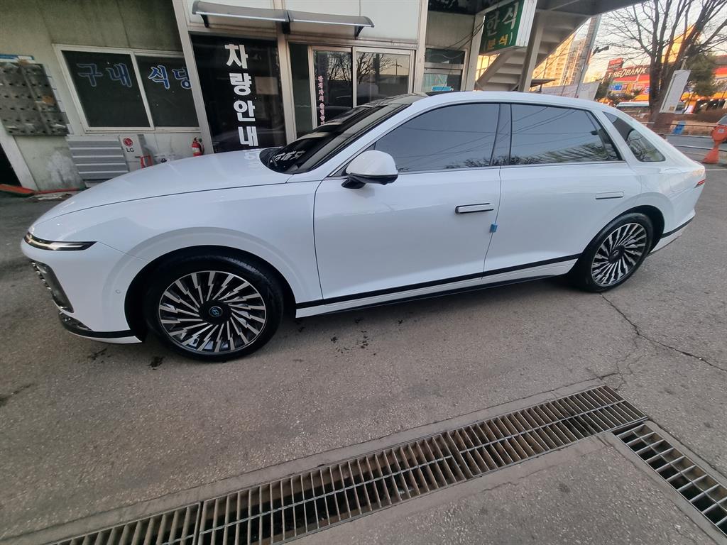 HYUNDAI Grandeur - Vista 7