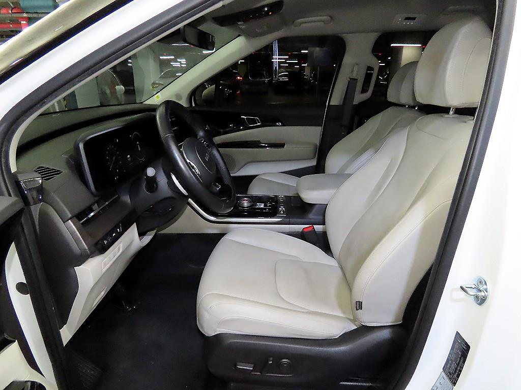 KIA Carnival - Vista 12