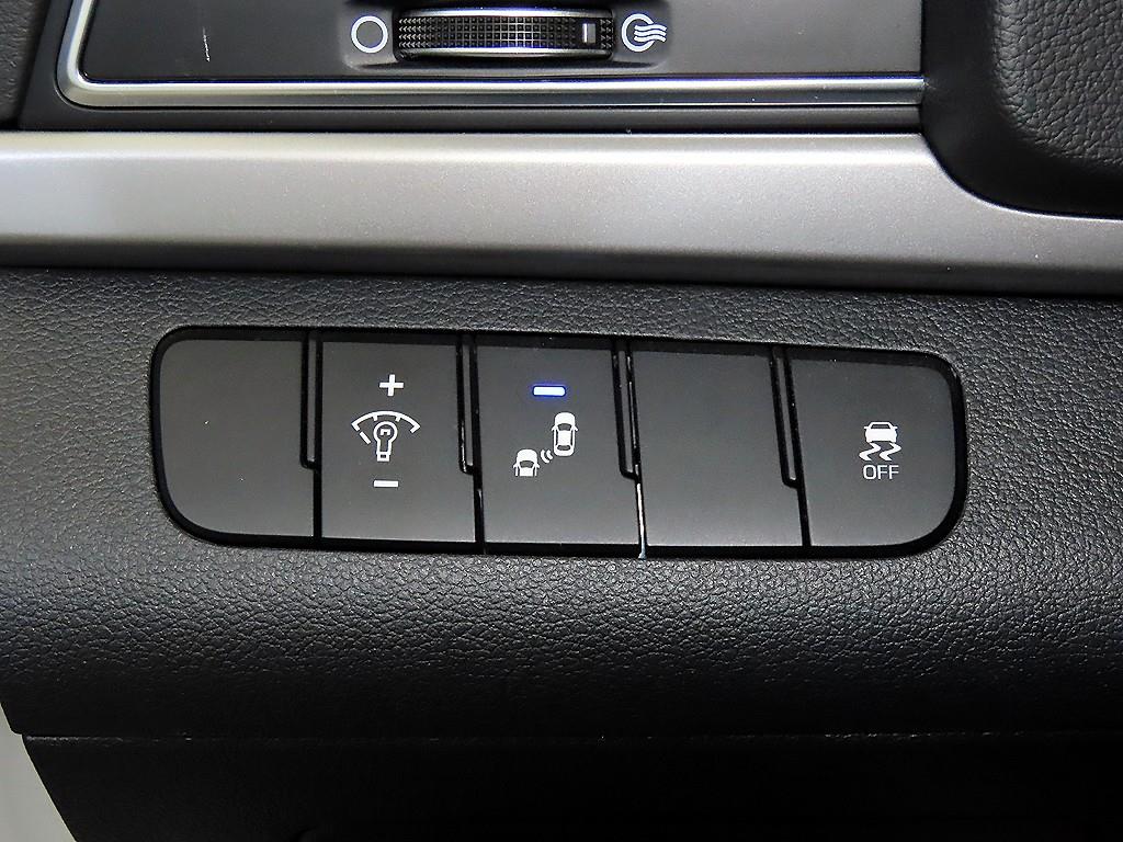 HYUNDAI Avante 2018 Blanco - Importación desde Corea - HF Imports Iquique - Foto 14