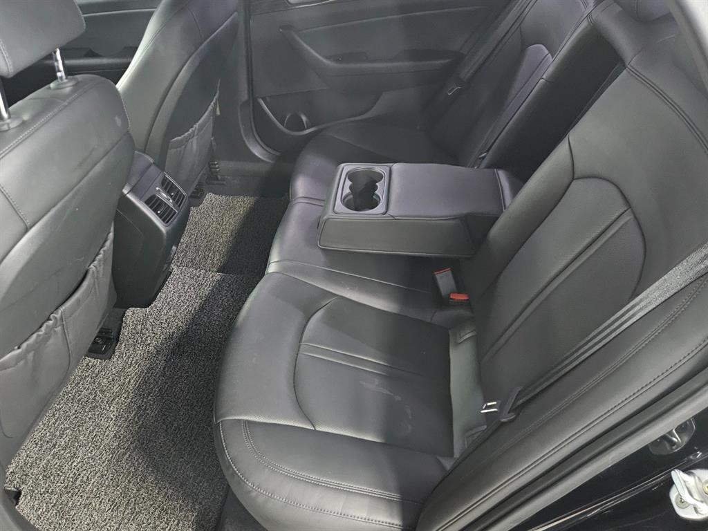 HYUNDAI Sonata - Vista 8