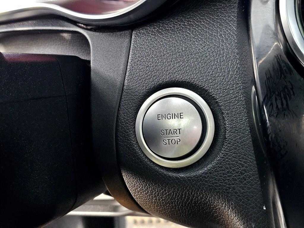 Mercedes Benz C Class 2018 Gris - Importación desde Corea - HF Imports Iquique - Foto 13