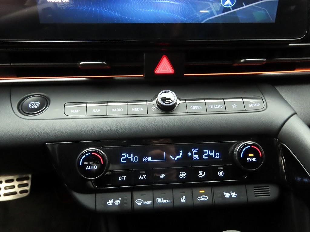 HYUNDAI Avante - Vista 10