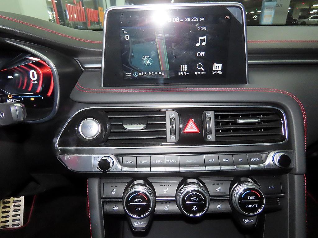 Genesis G70 - Vista 11