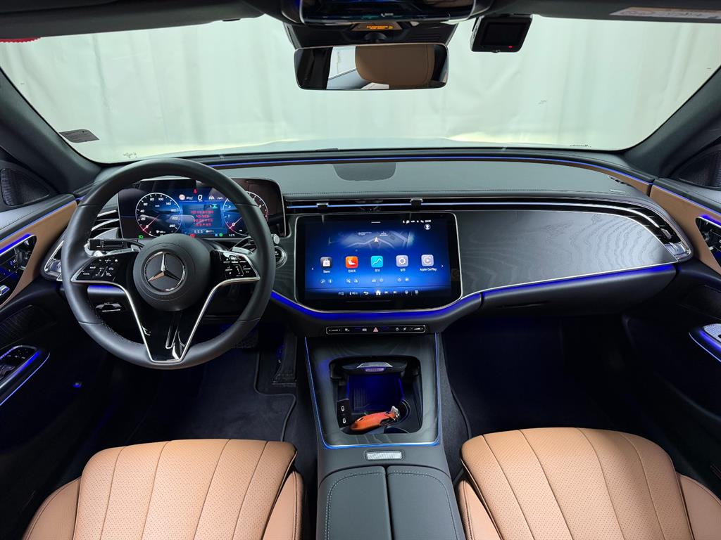 Mercedes Benz E class - Vista 7