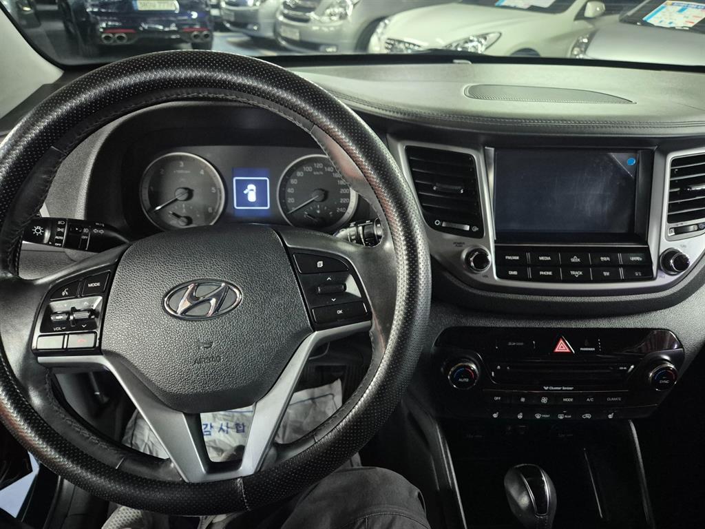 HYUNDAI Tucson - Vista 9