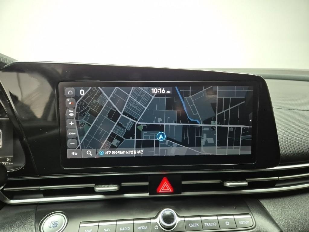 HYUNDAI Avante - Vista 6